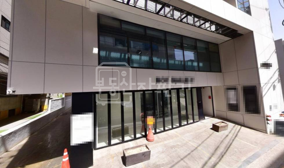 서울 강남구 신사동 무권리, 압구정로데오역 도보 9분, 역세권, 1층 임대 월세 매물번호 25233 사진 1