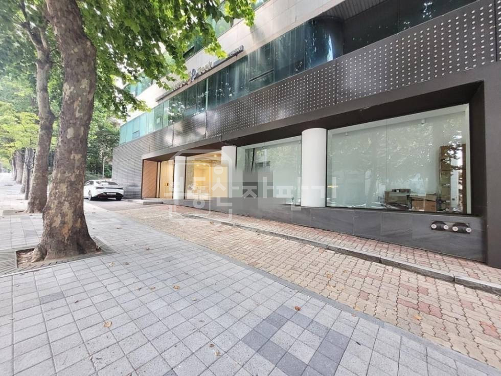 서울 강남구 대치동 대로변, 무권리, 주차4대, 포스코사거리 인근, 1층 상가 임대 월세 매물번호 25403 사진 2