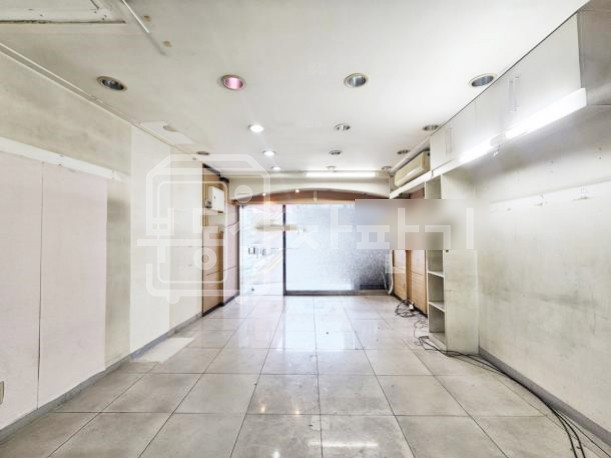 서울 강남구 역삼동 무권리, 충현교회인근, 1층 임대 월세 매물번호 24233 사진 1