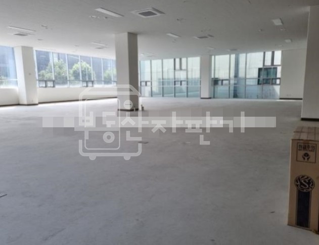 서울 서초구 반포동 무권리, 대로변, 논현역 도보2분, 2층 상가 임대 월세 매물번호 25470 사진 3