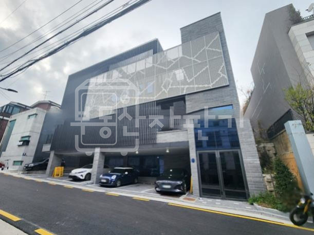 서울 강남구 역삼동 언주역 도보 5분, 역세권, 지상2층~지하2층 신축급건물 통임대 월세 매물번호 12027 사진 1