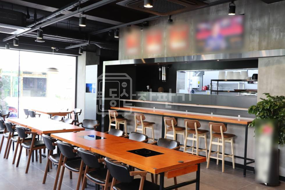 서울 강남구 논현동 강남을지병원사거리 인근, 대로변 1층 임대 월세 매물번호 26551 사진 2
