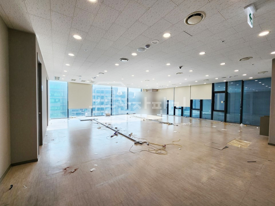 서울 강남구 신사동 무권리, 신사역 1분, 초역세권, 10층~11층 연층임대 월세 매물번호 26552 사진 3