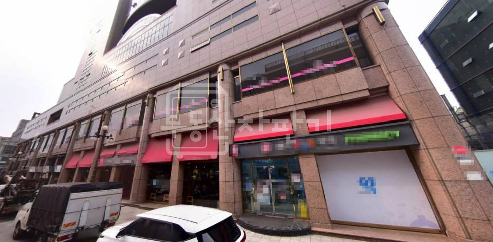 서울 강남구 신사동 압구정역 도보 3분, 초역세권, 1층 임대 월세 매물번호 26748 사진 1