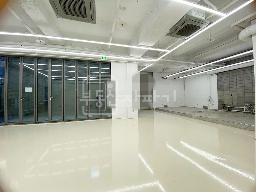 서울 강남구 역삼동 무권리, 썬큰, 신논현역 도보2분, 지하1층 임대 월세 매물번호 26854 사진 2
