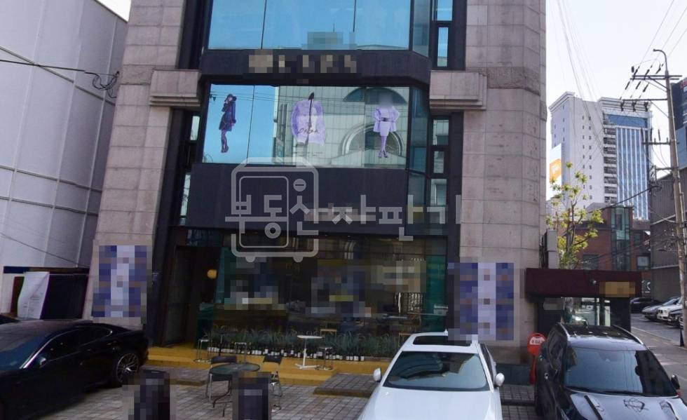 서울 강남구 신사동 무권리, 압구정로데오역 도보 5분, 역세권, 3층 임대 월세 매물번호 26935 사진 1