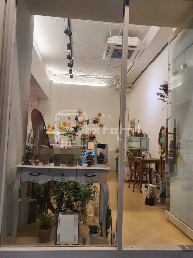 서울 강남구 논현동 강남구청역 2분, 대로변, 1층 임대 월세 매물번호 10151 사진 3
