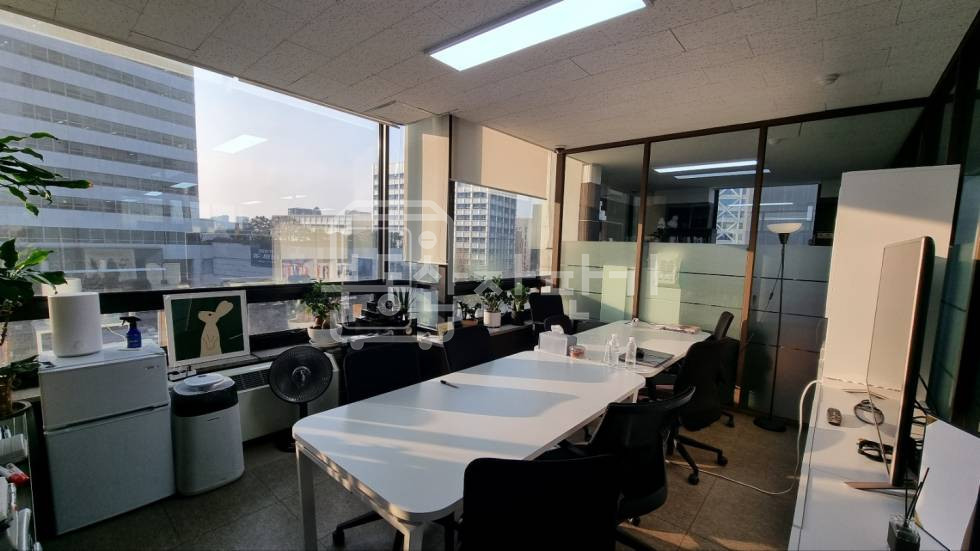 서울 강남구 논현동 무권리, 대로변, 강남구청역 도보8분, 4층 사무실 임대 월세 매물번호 27022 사진 3