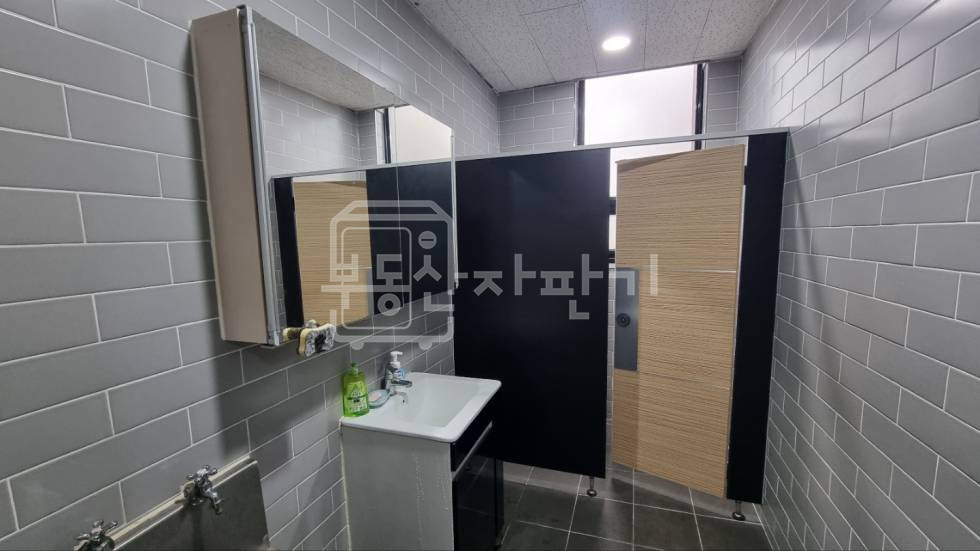 서울 강남구 논현동 무권리, 대로변, 강남구청역 도보8분, 4층 사무실 임대 월세 매물번호 27022 사진 5