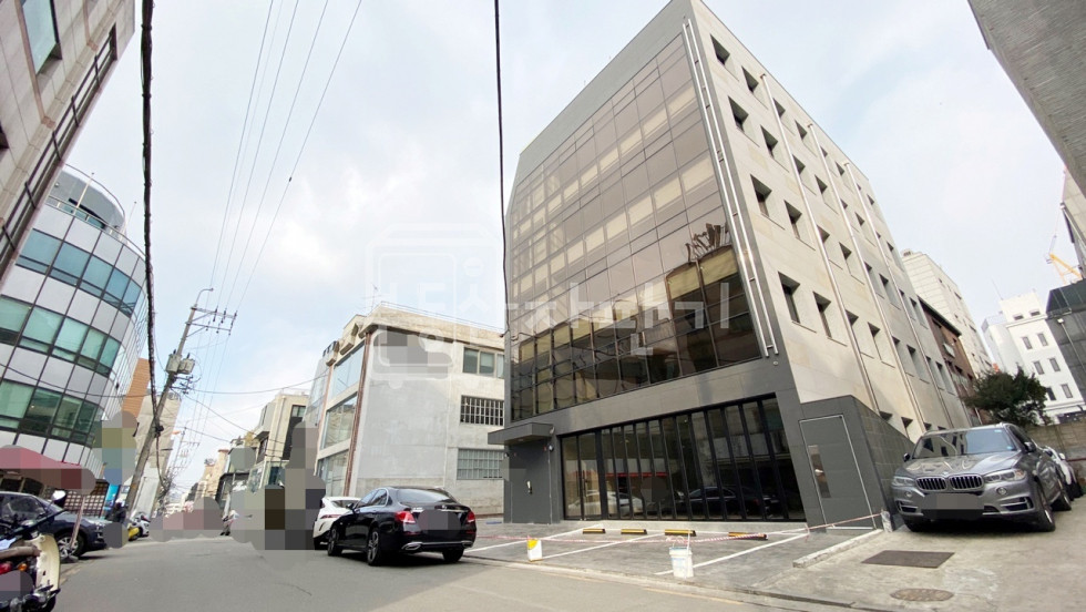 서울 강남구 신사동 신사역7분, 지상5층~지하1층 리모델링건물 통임대 월세 매물번호 16086 사진 1