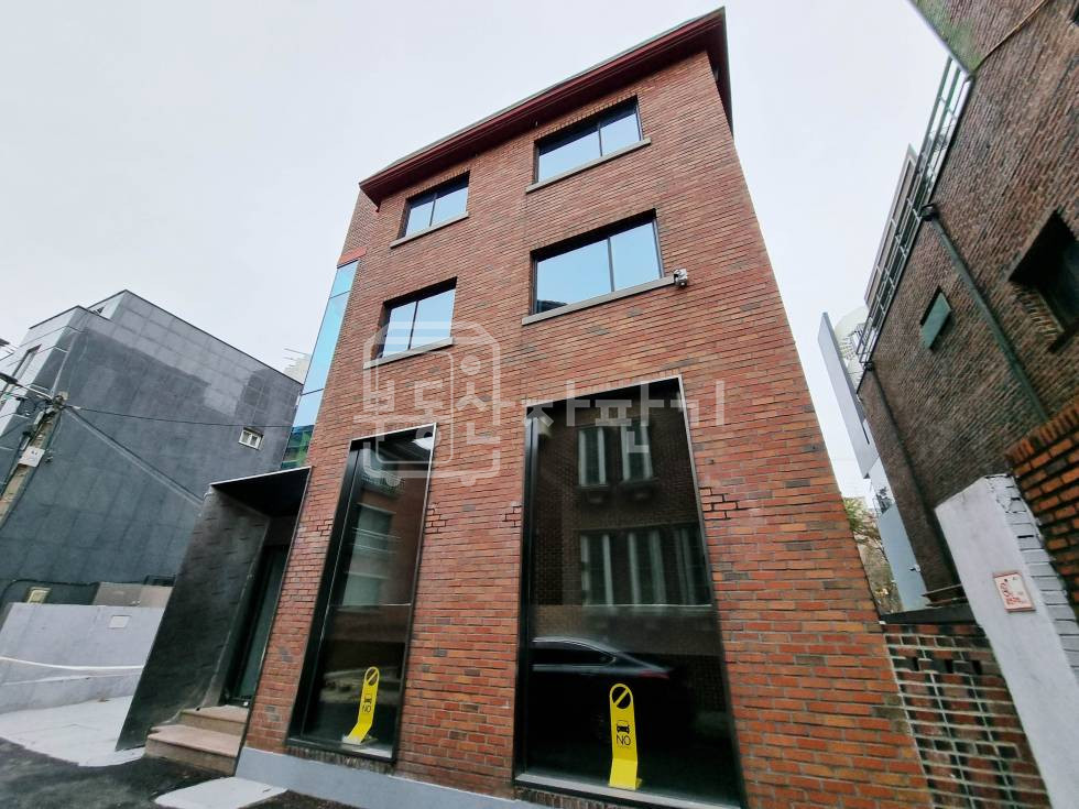 서울 강남구 신사동 압구정역 8분, 지상3층~지하1층 리모델링건물 통임대 월세 매물번호 25049 사진 2