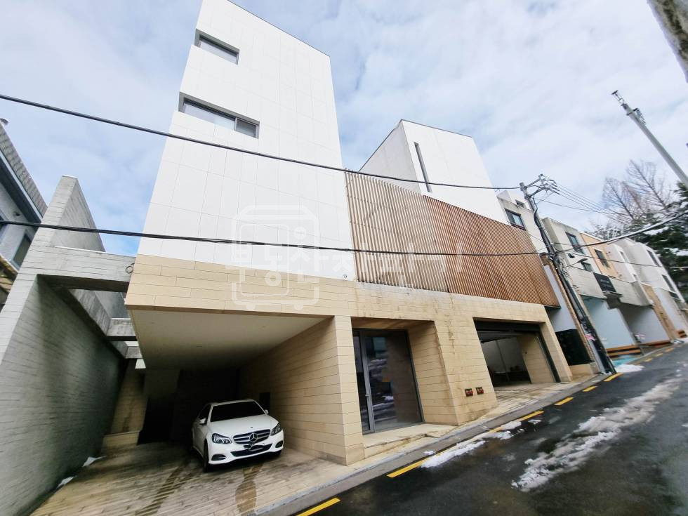 서울 강남구 역삼동 무권리, 신축첫입주, 강남역 7분, 역세권, 지하1층~2층 연층 임대 월세 매물번호 24227 사진 3