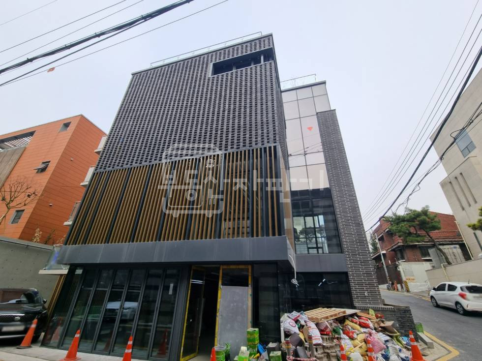 서울 강남구 역삼동 무권리, 강남역/신논현역 도보 6분, 역세권, 1층 임대 월세 매물번호 27174 사진 1