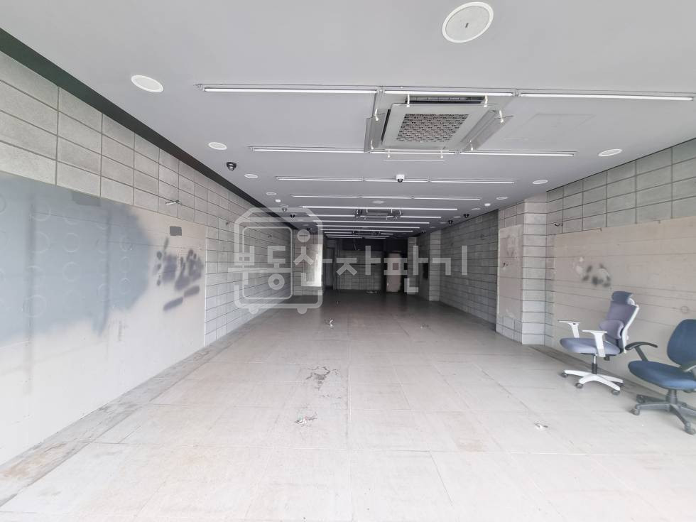 서울 서초구 서초동 무권리, 서울교대 정문 앞, 1층 임대 월세 매물번호 27190 사진 1