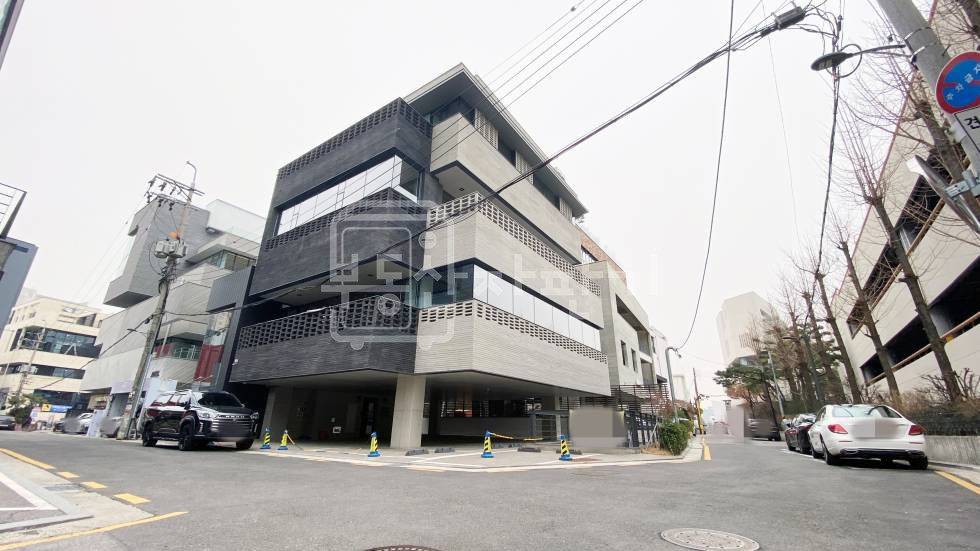 서울 강남구 논현동 학동역 5분, 지상4층~지하1층 신축건물 통임대 월세 매물번호 27161 사진 1