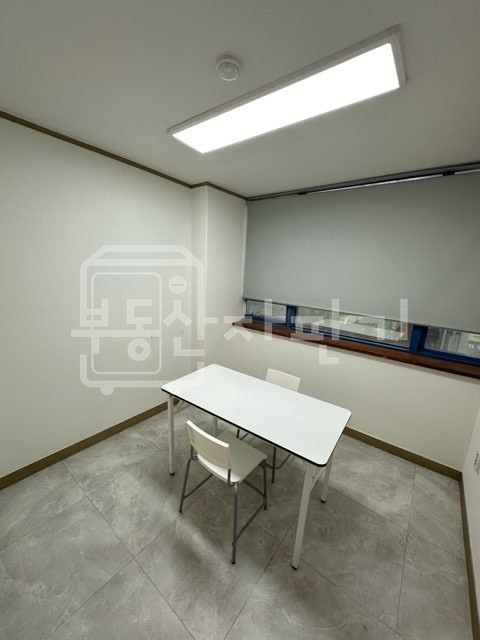 서울 서초구 잠원동 무권리, 대로변, 신사역 도보3분, 2층 임대 월세 매물번호 27248 사진 5