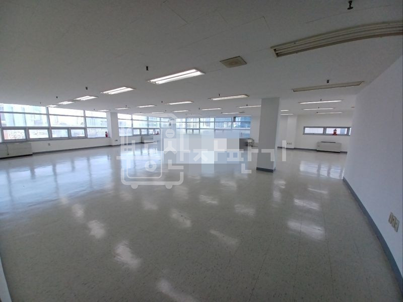서울 성동구 성수동2가 무권리, 대로변, 성수역 도보1분, 6층 임대 월세 매물번호 27372 사진 1