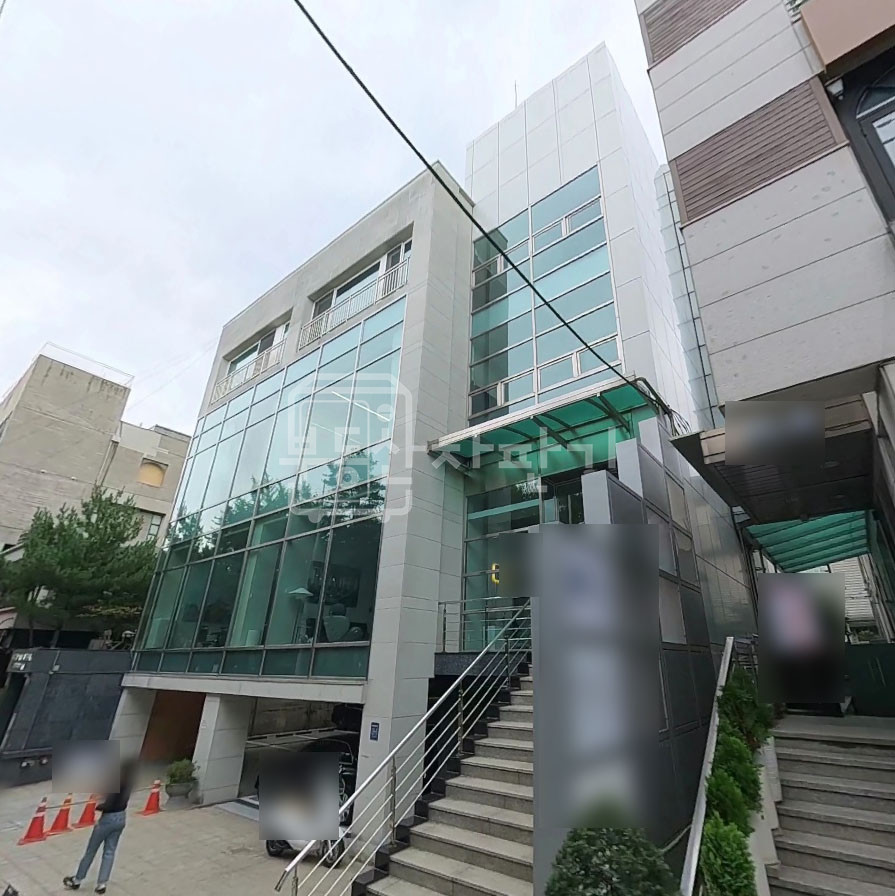 서울 강남구 신사동 도산공원인근, 압구정로데오역10분, 역세권, 2층 임대 월세 매물번호 25576 사진 1