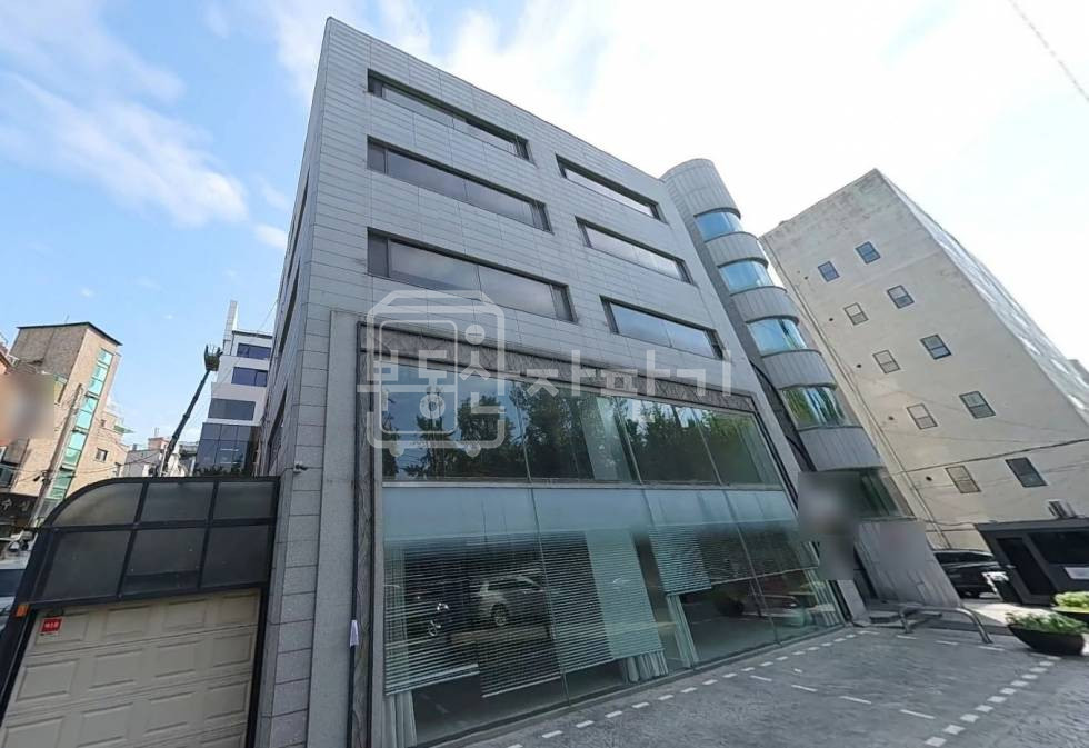 서울 강남구 청담동 무권리, 강남구청역4분, 역세권, 2층 임대 월세 매물번호 25265 사진 1