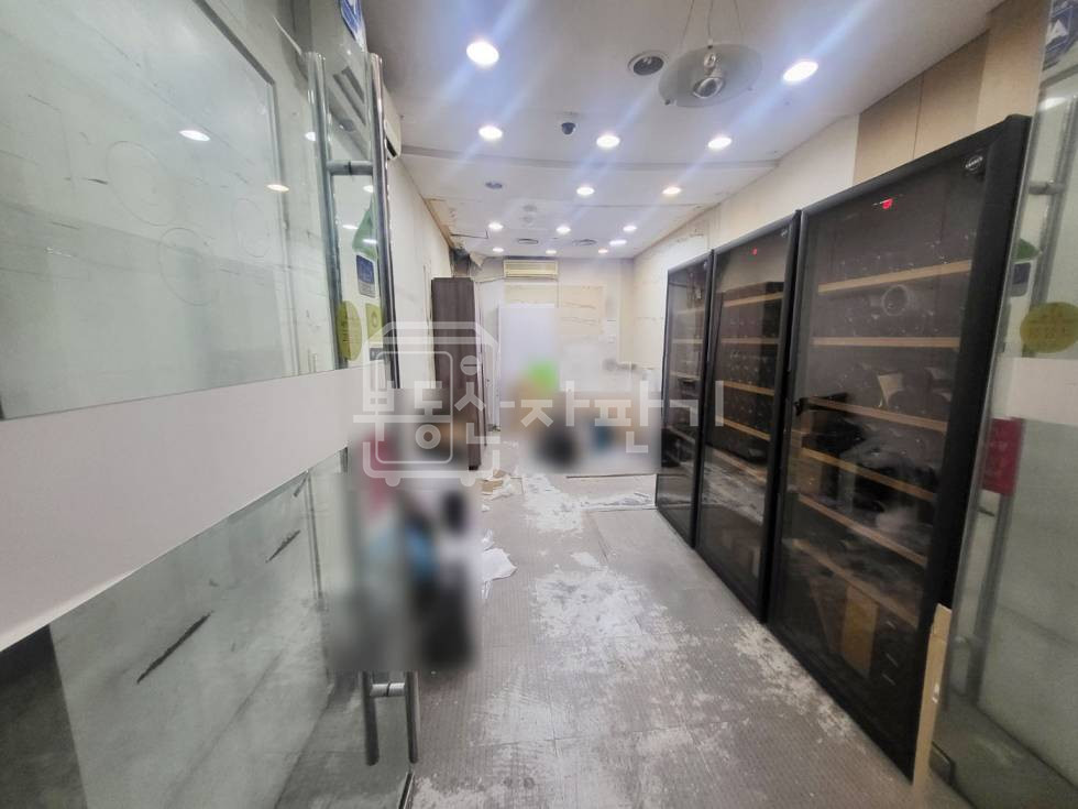 서울 강남구 청담동 무권리, 압구정로데오역5분, 대로변, 지하1층 임대 월세 매물번호 27552 사진 4
