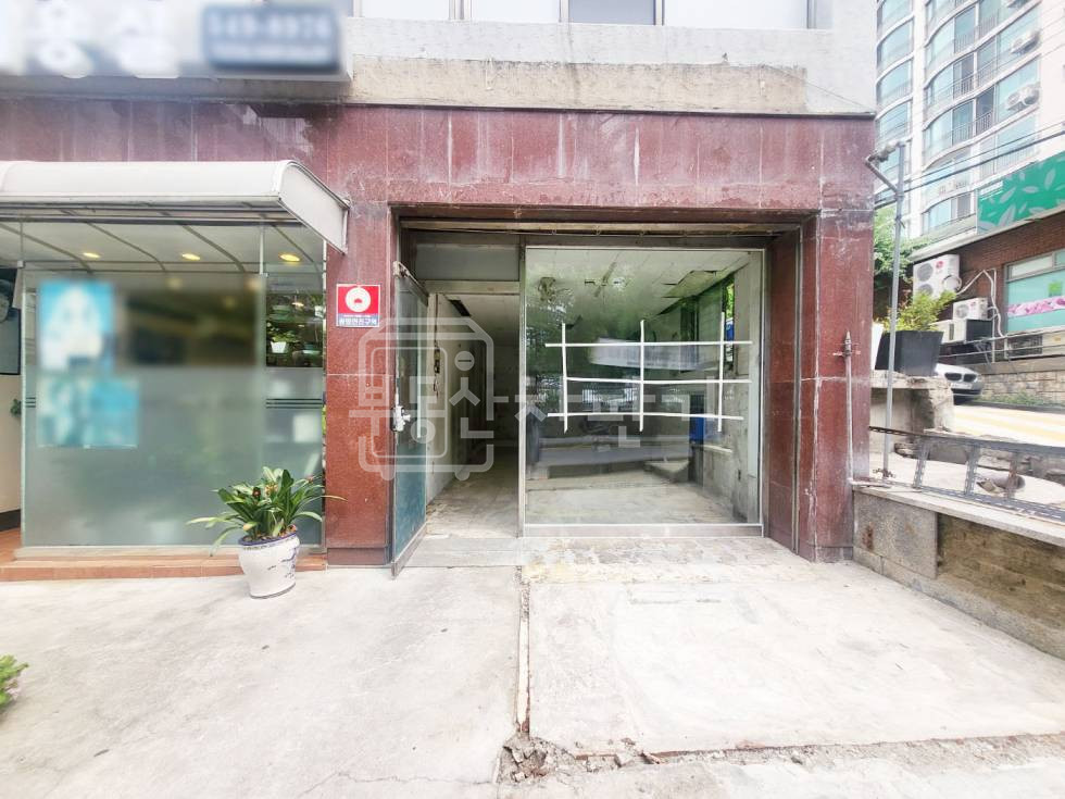 서울 강남구 논현동 무권리, 즉시입주, 아파트 단지 상권좋은곳, 강남구청역 도보10분 월세 매물번호 27554 사진 2
