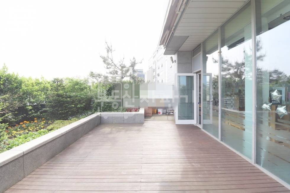 서울 송파구 석촌동 무권리, 대로변, 석촌고분역 앞, 3층 상가 임대 월세 매물번호 27613 사진 3