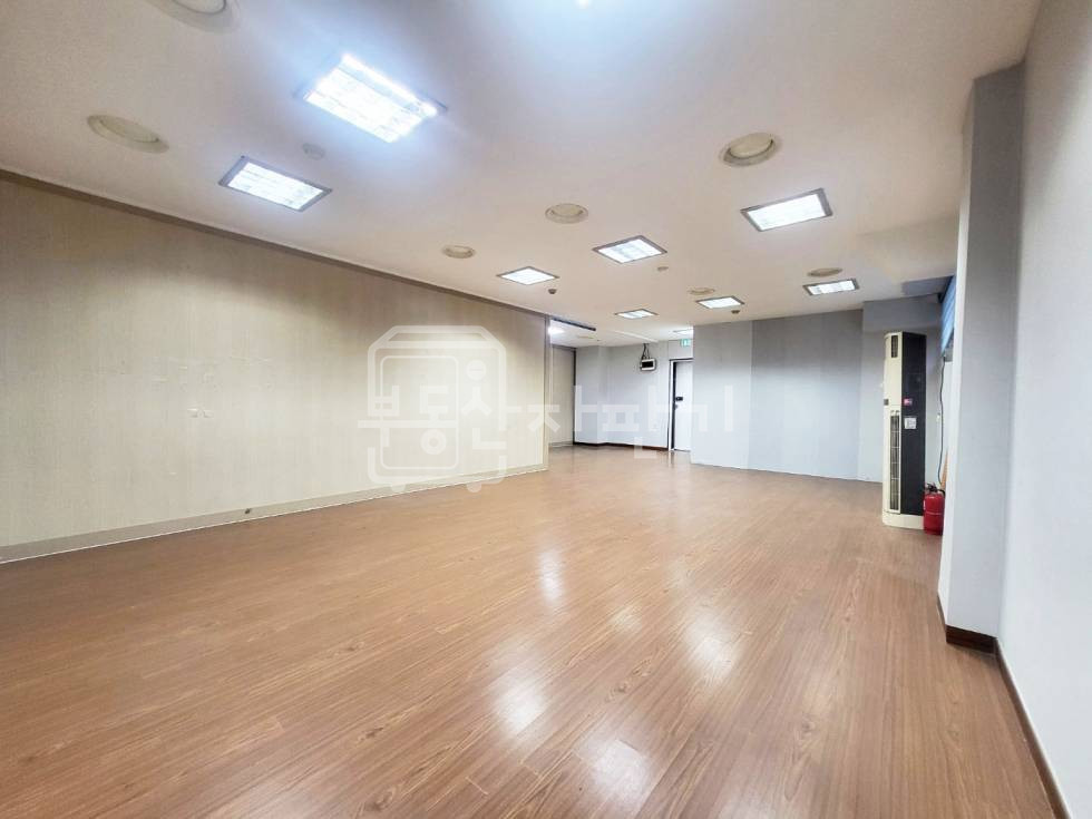 서울 강남구 역삼동 무권리, 언주역3분,초역세권, 대로변, 2층 임대 월세 매물번호 26356 사진 2