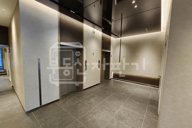 서울 강남구 청담동 강남구청역 도보 1분 초역세권 2층 사무실 월세 매물번호 27740 사진 2
