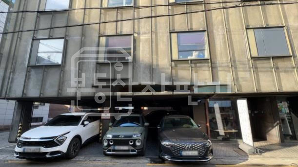 서울 강남구 신사동 압구정역 8분, 지상4층~1층 단독건물 통임대 월세 매물번호 27093 사진 1