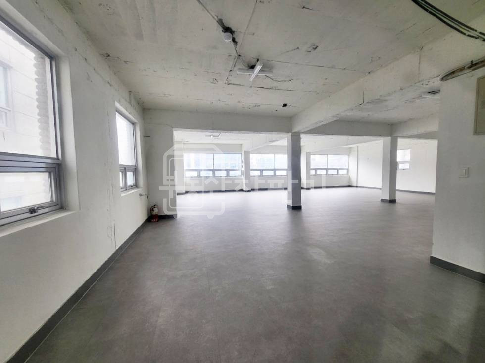 서울 강남구 도곡동 무권리, 도곡1동주민센터 교차로인근, 4층 임대 월세 매물번호 27817 사진 2