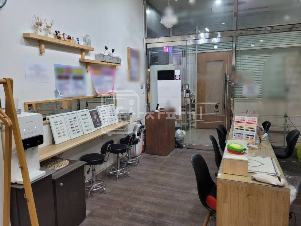 서울 강남구 논현동 강남구청역 초역세권 지하1층 상가 임대 월세 매물번호 27852 사진 1