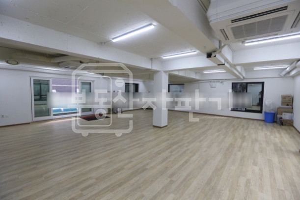 서울 강남구 청담동 무권리, 압구정로데오역 10분, 역세권, 2층 임대 월세 매물번호 10216 사진 2