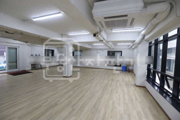 서울 강남구 청담동 무권리, 압구정로데오역 10분, 역세권, 2층 임대 월세 매물번호 10215 사진 1