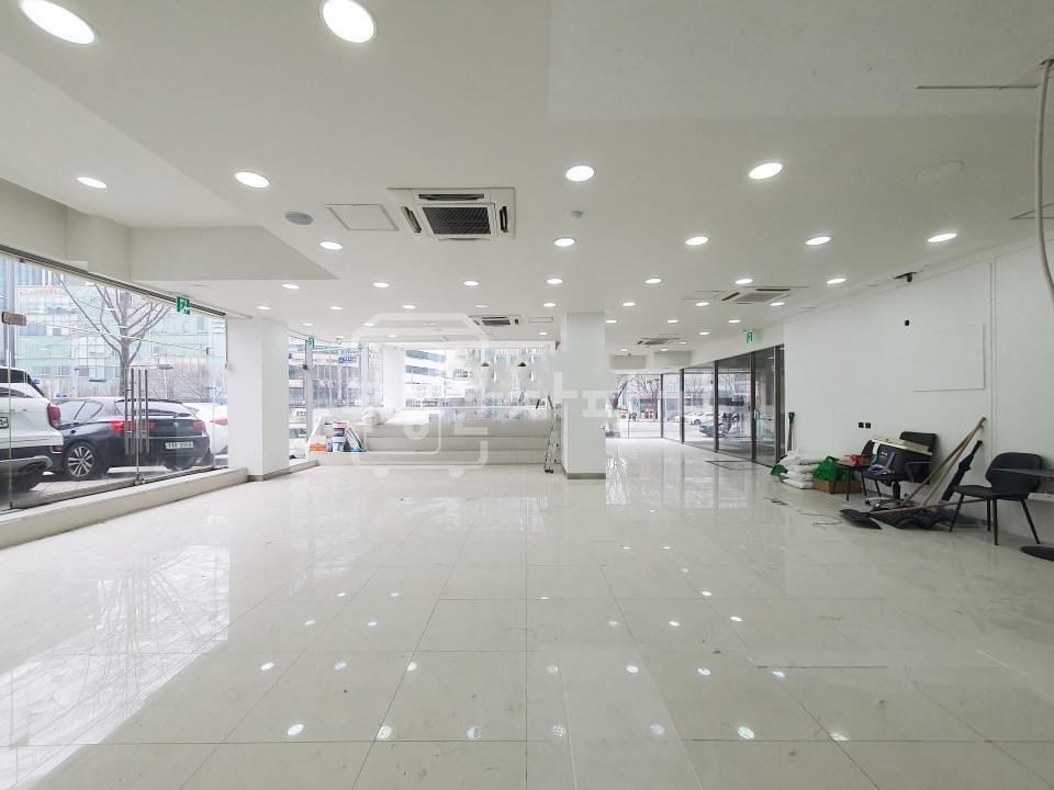 서울 강남구 논현동 무권리, 서울세관사거리, 1층 임대 월세 매물번호 27534 사진 1