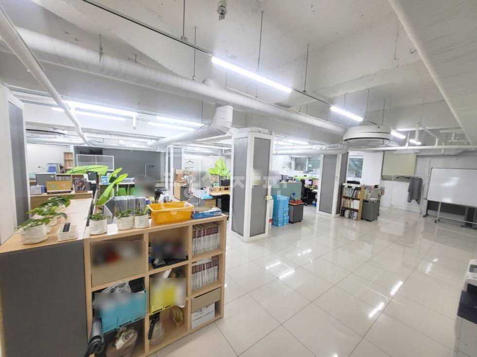 서울 서초구 서초동 무권리, 교대역 5분, 역세권, 지하1층 임대 월세 매물번호 28241 사진 2