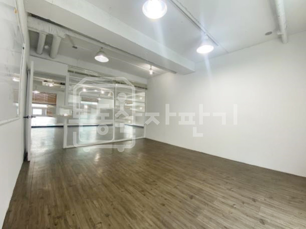 서울 강남구 신사동 무권리, 신사역 10분, 역세권, 3층 임대 월세 매물번호 25323 사진 1