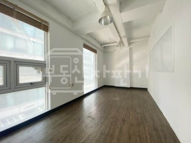 서울 강남구 신사동 무권리, 신사역 10분, 역세권, 3층 임대 월세 매물번호 25323 사진 4
