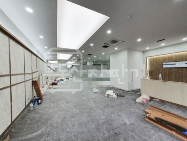 서울 강남구 논현동 무권리, 학동역 9분, 역세권, 1층 임대 월세 매물번호 25657 사진 1