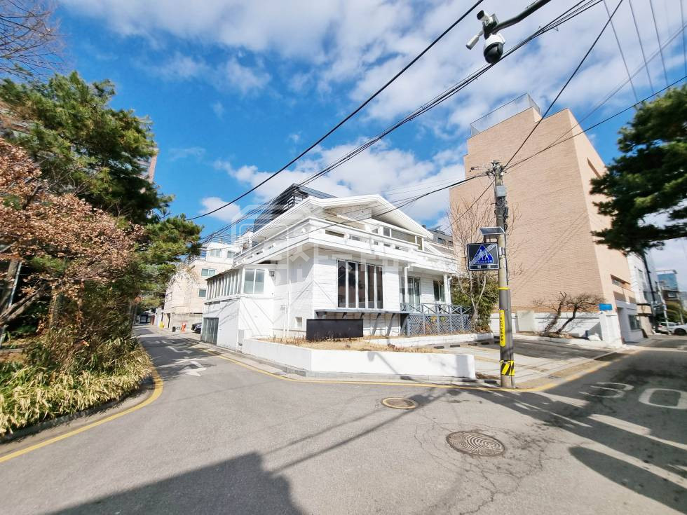 서울 강남구 논현동 강남구청,선정릉역 8분, 지상2층~지하1층 단독건물 통임대 월세 매물번호 23385 사진 2
