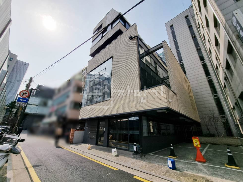 서울 강남구 역삼동 르네상스호텔사거리 인근, 지상5층~지하1층 신축 단독건물 월세 매물번호 18622 사진 2