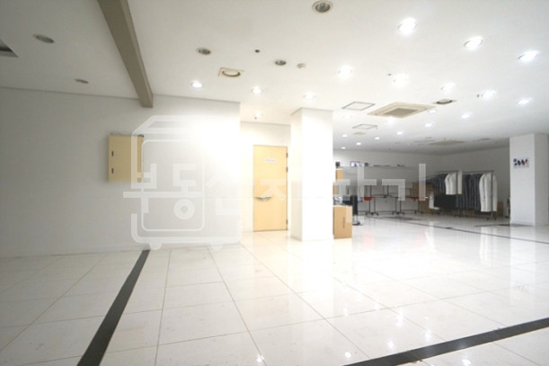 서울 강남구 신사동 무권리, 압구정로데오역 2분, 초역세권, 지하 1층 임대 월세 매물번호 28396 사진 4