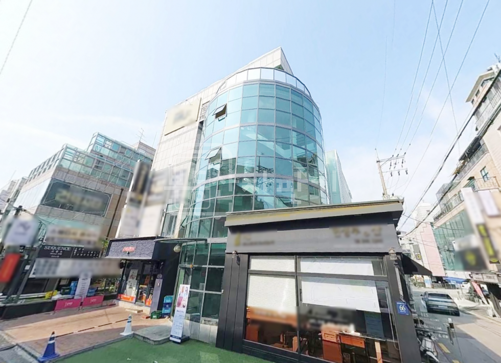 서울 강남구 신사동 무권리, 압구정로데오역 도보 2분, 초역세권, 3층 임대 월세 매물번호 28074 사진 1
