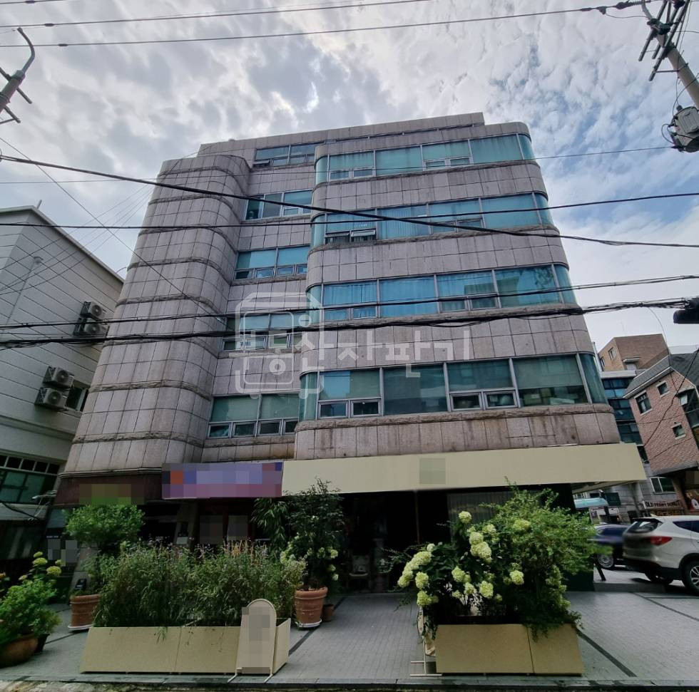 서울 강남구 신사동 무권리, 신사역 도보 8분, 역세권, 6층 임대 월세 매물번호 28146 사진 1