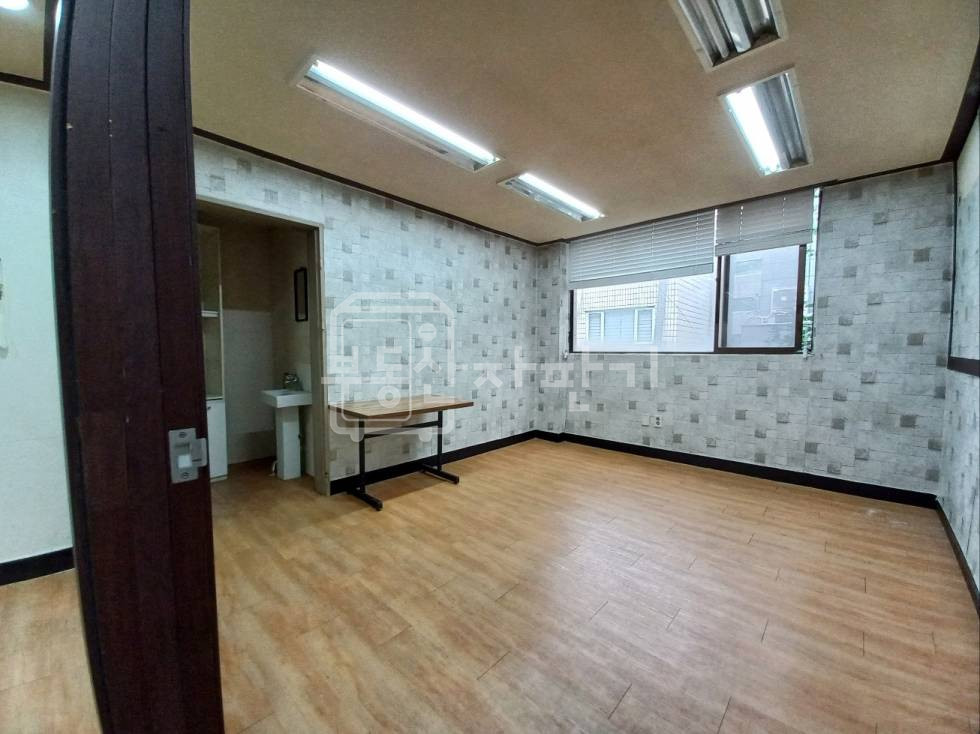 서울 강남구 역삼동 무권리, 대로변, 3층 상가 임대 월세 매물번호 28522 사진 2
