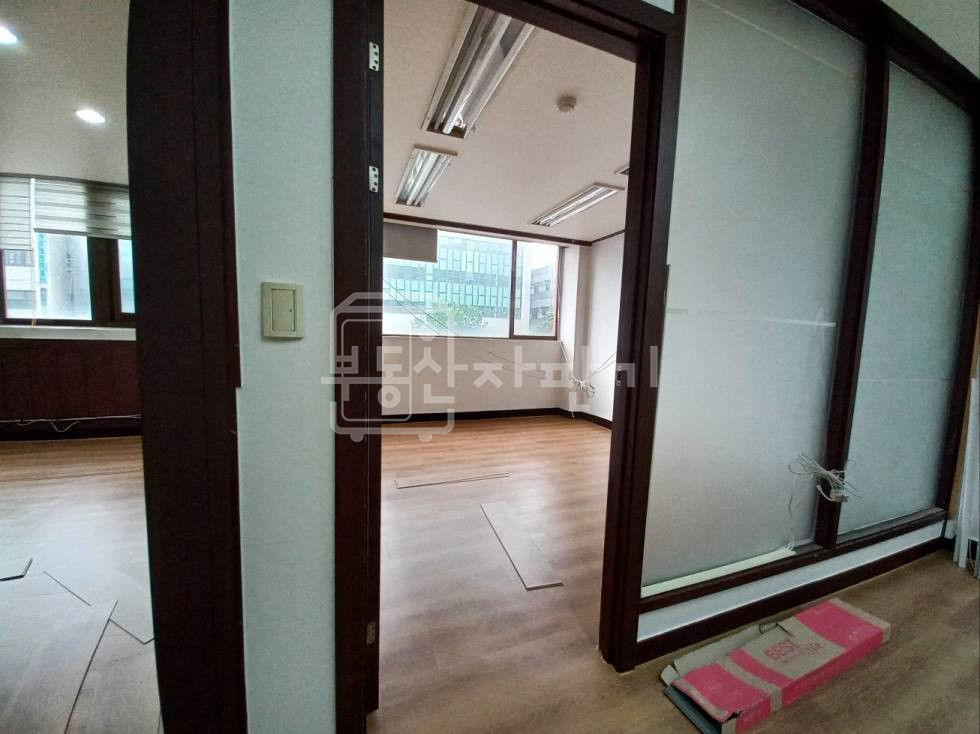 서울 강남구 역삼동 무권리, 대로변, 3층 상가 임대 월세 매물번호 28522 사진 3