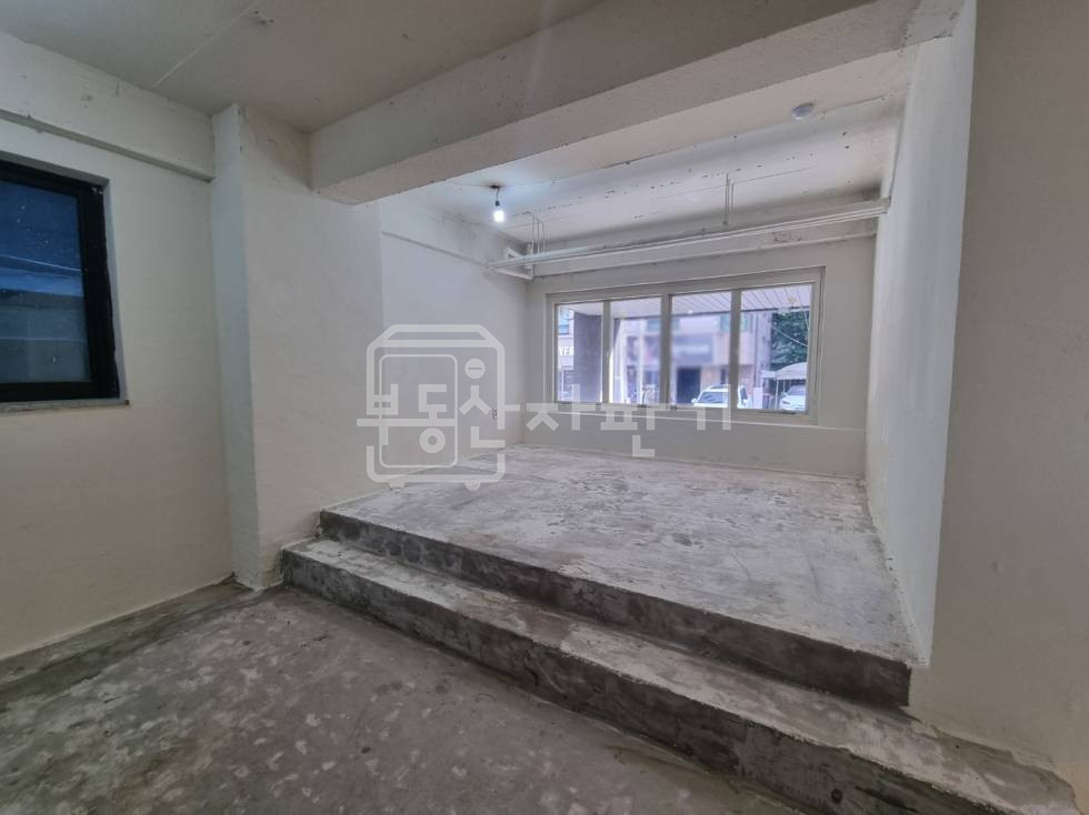 서울 강남구 신사동 무권리, 압구정로데오, 1층 임대 월세 매물번호 26501 사진 2