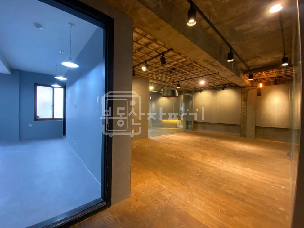 서울 강남구 신사동 무권리, 신사역 도보 6분, 역세권, 4층 임대 월세 매물번호 25350 사진 1