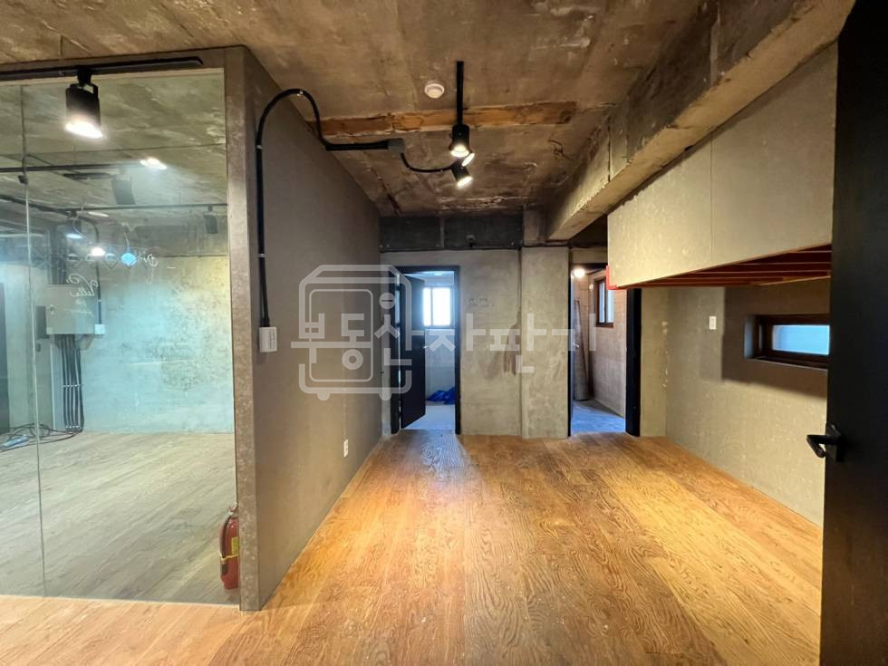 서울 강남구 신사동 무권리, 신사역 도보 6분, 역세권, 4층 임대 월세 매물번호 25350 사진 6