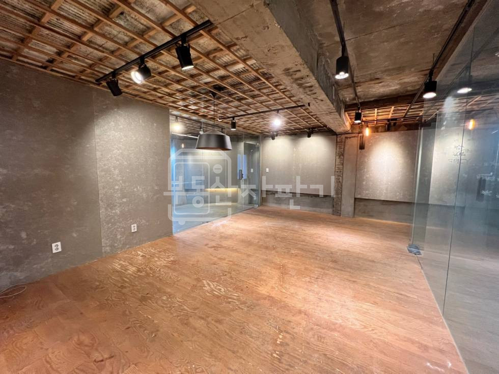 서울 강남구 신사동 무권리, 신사역 도보 6분, 역세권, 4층 임대 월세 매물번호 25350 사진 8