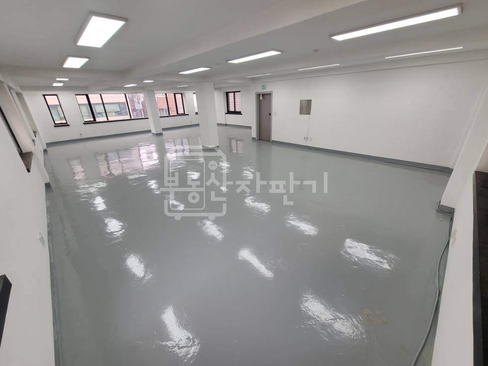 서울 서초구 잠원동 무권리, 신사역 2분, 초역세권, 3층 임대 월세 매물번호 25815 사진 3